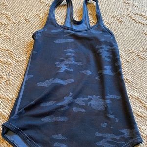 Lululemon navy army print tank